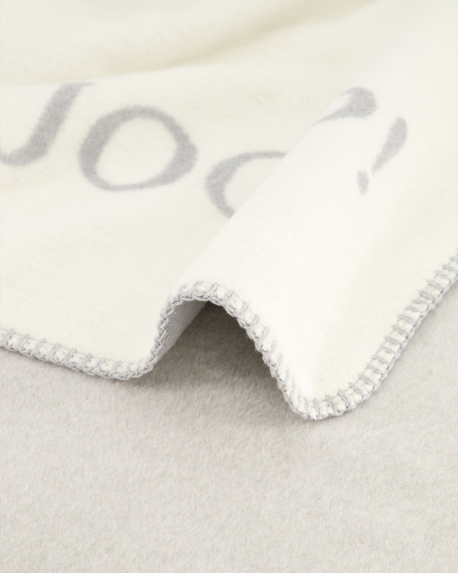 JOOP! Wohndecken Split Stein - 150x200 cm